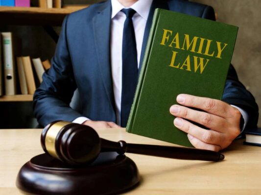وکیل خانواده کیست؟